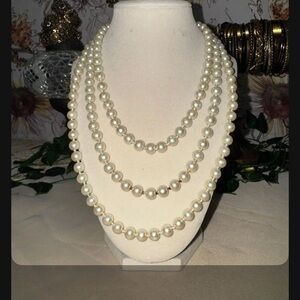 Classic Pearl Necklace